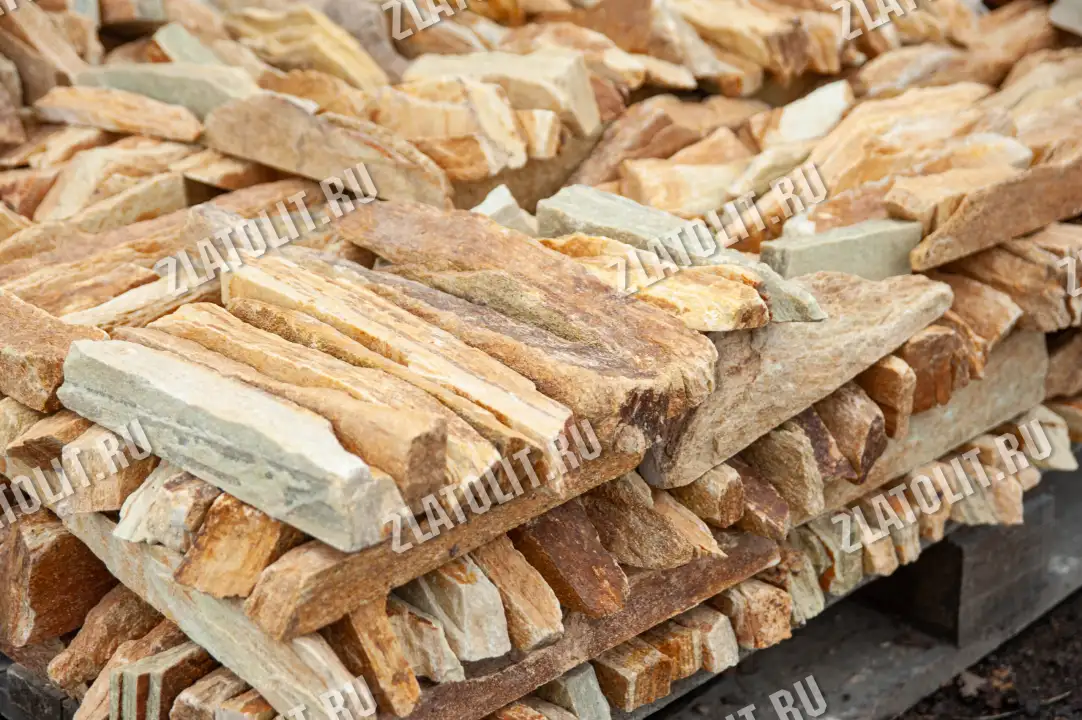 горбушка из жёлтого златолита для облицовки в наличии от производителя